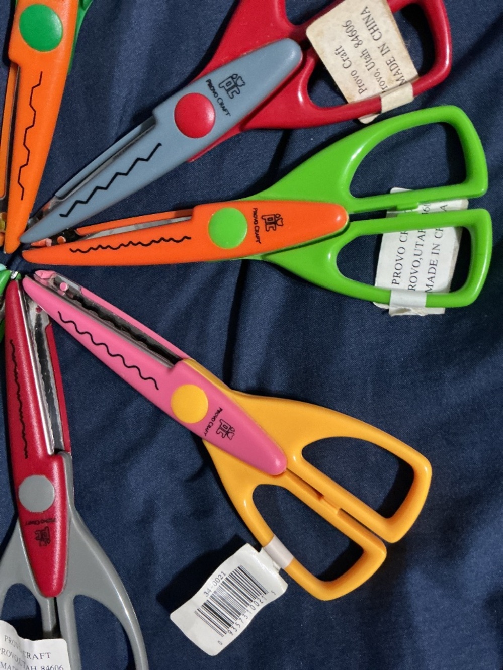 Provo Craft Decorative Edge Scissors Lot of 9 Scrapbooking ✂️ - Picture 3 of 7
